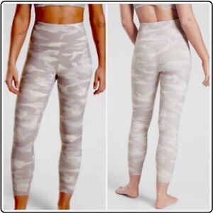 ATHLETA Elation Camo 7/8 High Waisted tight/ Leggings Camo/Women’s Sz Small